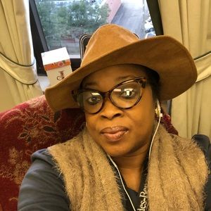 Meet your Posher, Joy